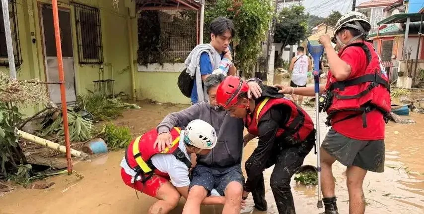 Φιλιππίνες: Δύο νεκροί εξαιτίας των πλημμυρών ΒΙΝΤΕΟ πλημμύρες