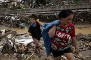 Φιλιππίνες: Μεγαλώνει δραματικά ο κατάλογος των νεκρών, πάνω από 90