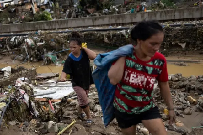 Φιλιππίνες: Μεγαλώνει δραματικά ο κατάλογος των νεκρών, πάνω από 90 ΒΙΝΤΕΟ