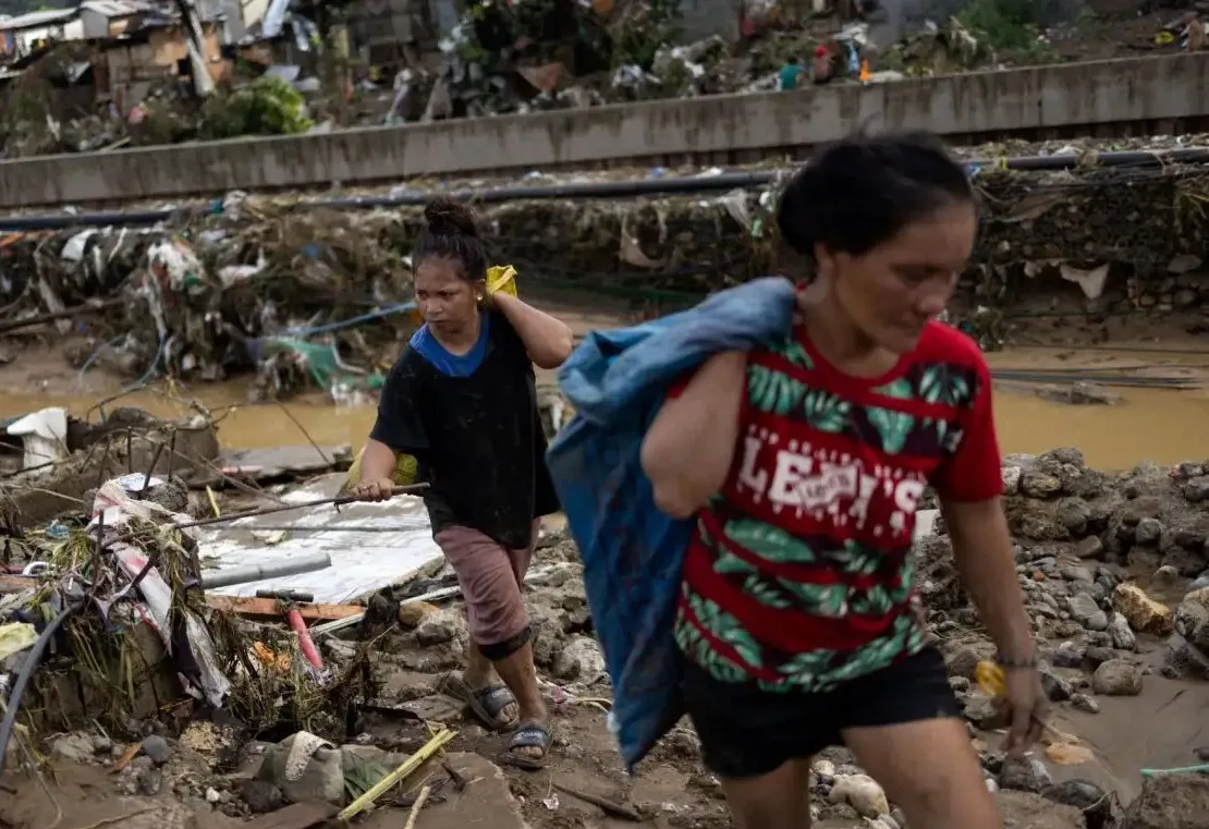 Φιλιππίνες: Μεγαλώνει δραματικά ο κατάλογος των νεκρών, πάνω από 90 ΒΙΝΤΕΟ Φιλιππίνες: Μεγαλώνει δραματικά ο κατάλογος των νεκρών, πάνω από 90 ΒΙΝΤΕΟ