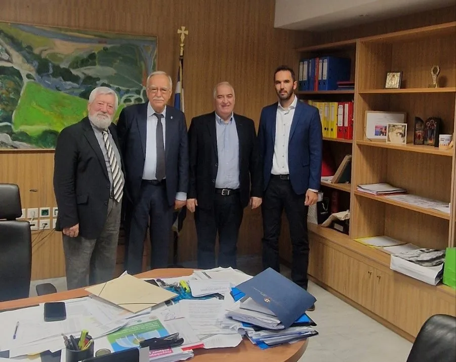 Στο Υπουργείο Παιδείας ο Δήμαρχος Καλαβρύτων: Να γίνει ξεχωριστή περιοχή μετάθεσης εκπαιδευτικών  ο Δήμος Καλαβρύτων