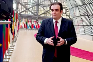 Οι Financial Times βλέπουν τον Πιερρακάκη ως βασικό διεκδικητή για την προεδρία του Eurogroup