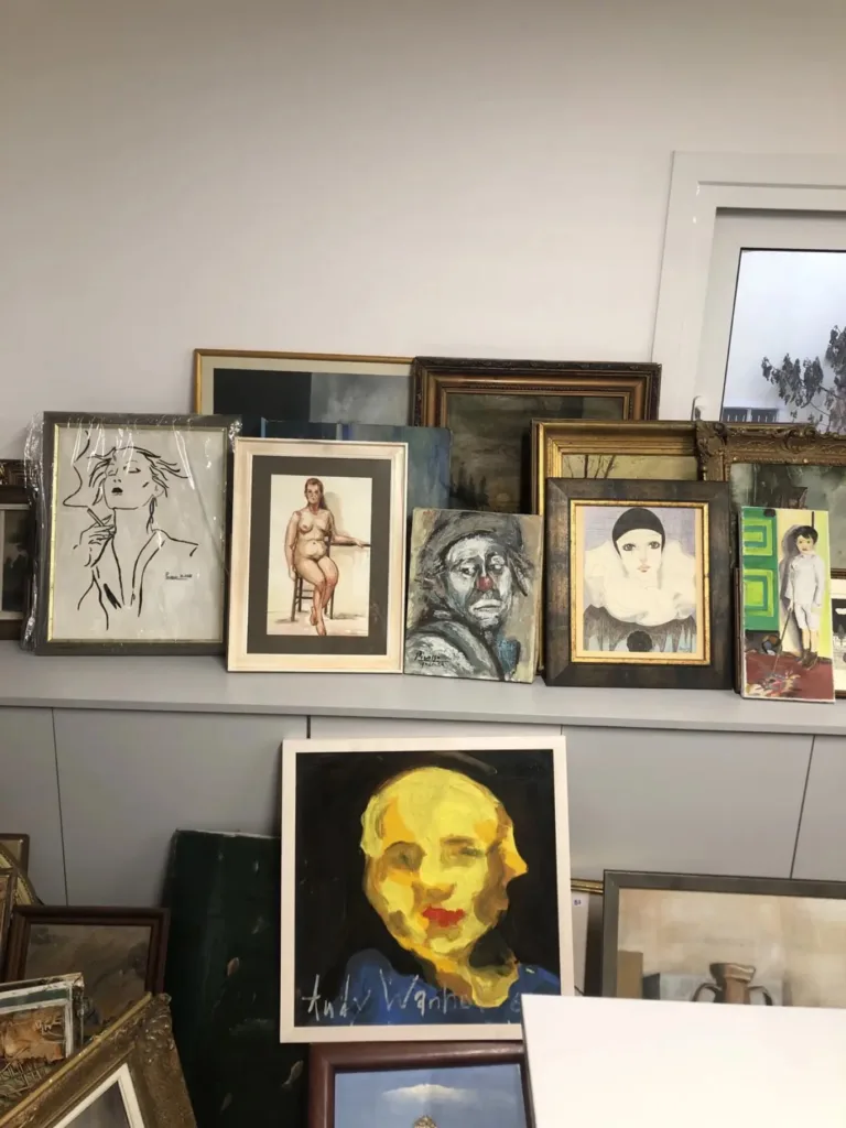 Καθηγητής στη σχολή αστυφυλάκων και «ειδικός» στο real estate, ο δικηγόρος που θησαύριζε πουλώντας πλαστούς πίνακες Καθηγητής στη σχολή αστυφυλάκων και «ειδικός» στο real estate, ο δικηγόρος που θησαύριζε πουλώντας πλαστούς πίνακες