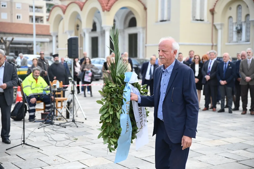 «Πλέσσας για Ημέρα Ενόπλων Δυνάμεων: Μήνυμα ειρήνης και ξεκάθαρη αντίθεση στους πολέμους»
