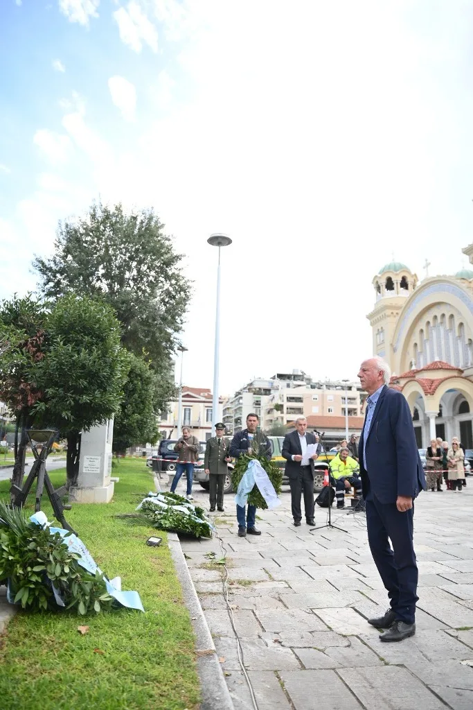 «Πλέσσας για Ημέρα Ενόπλων Δυνάμεων: Μήνυμα ειρήνης και ξεκάθαρη αντίθεση στους πολέμους»