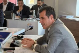 Πλεύρης από τη Μάλτα: «Η παράνομη διαμονή και είσοδος στην Ελλάδα είναι ποινικό αδίκημα»