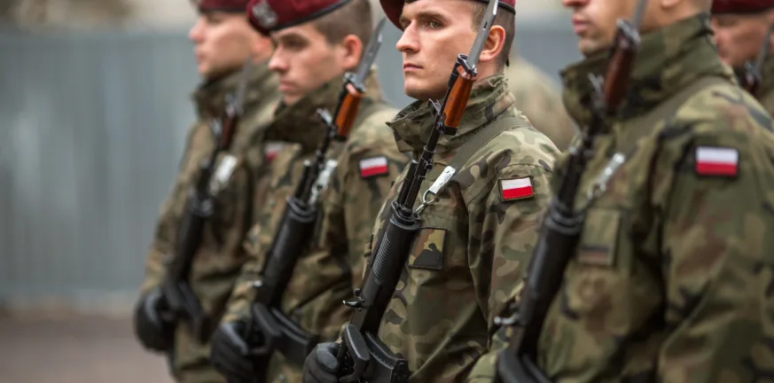 H Πολωνία αναπτύσσει 10.000 στρατιώτες σε κρίσιμες υποδομές - Φόβοι για επιθέσεις