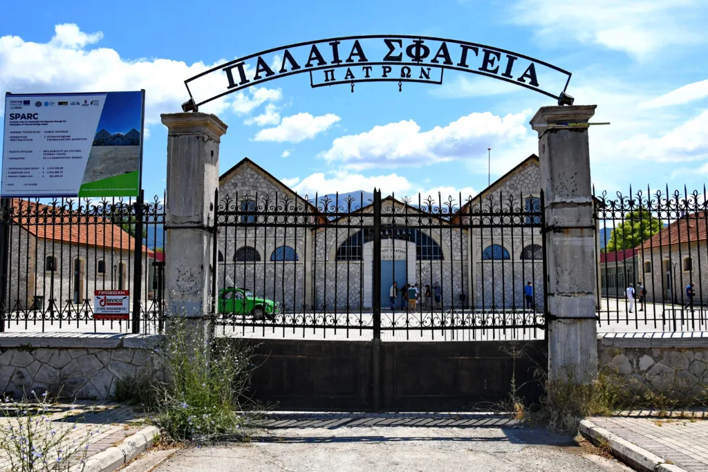 Παρεμβάσεις σε ιστορικά κτίρια και συνοικίες: Ο Δήμος Πατρέων παρουσιάζει το νέο αποτύπωμα αναπλάσεων