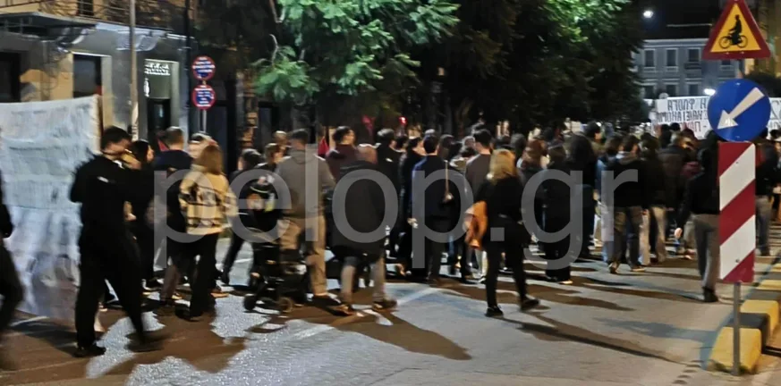 Στην Πάτρα ολοκληρώθηκε ειρηνικά η πορεία για το Πολυτεχνείο, ΦΩΤΟ