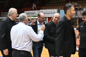 Ο Προμηθέας αγρίεψε και συνέτριψε την Καρδίτσα - Φωτογραφίες/δηλώσεις