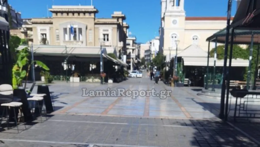 Στη Λαμία η Τροχαία έκοψε κλήσεις σε αυτοκίνητα του Δήμου! Δείτε τον λόγο... ΦΩΤΟ