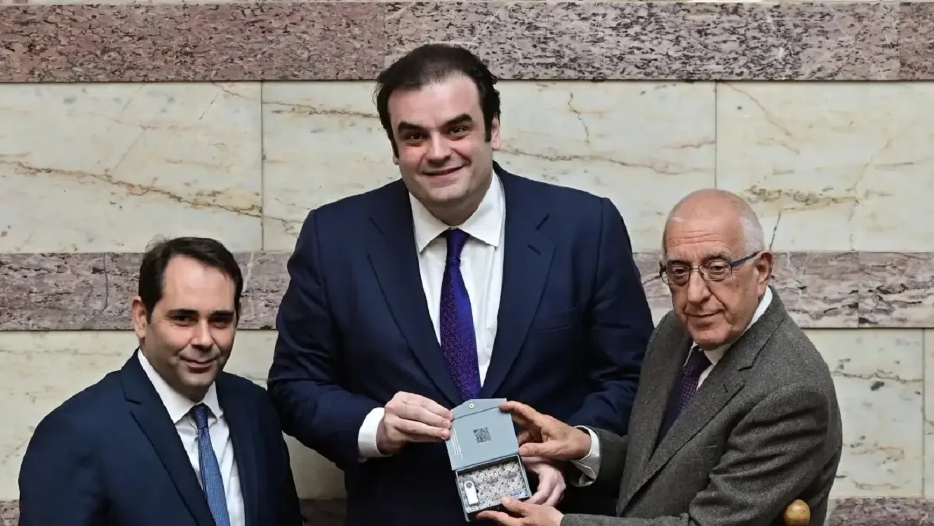 Κατατέθηκε ο προϋπολογισμός 2026: «Ρεαλιστικός, κοινωνικός και αναπτυξιακός», λέει ο Πιερρακάκης – Τα 2,9 δισ. ευρώ σε παρεμβάσεις και όλες οι ελαφρύνσεις Κατατέθηκε ο προϋπολογισμός 2026: «Ρεαλιστικός, κοινωνικός και αναπτυξιακός», λέει ο Πιερρακάκης – Τα 2,9 δισ. ευρώ σε παρεμβάσεις και όλες οι ελαφρύνσεις