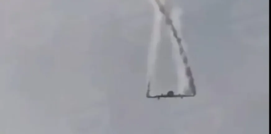 Πτώση τουρκικού C-130 στη Γεωργία: ΒΙΝΤΕΟ δείχνει την αποκόλληση του ουραίου τμήματος