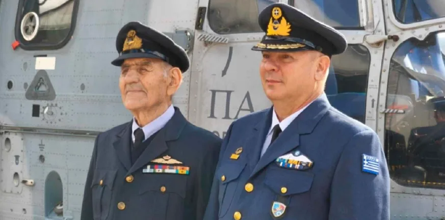 Συγκίνηση στη Ρόδο: Βραβεύτηκε ο 94χρονος Φώτης Μαριάς, τελευταίος επιζών Έλληνας αεροπόρος του πολέμου της Κορέας