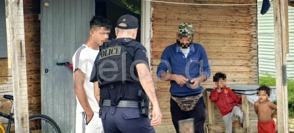 Η «Π» σε επιχείρηση της ΕΛΑΣ σε καταυλισμό Ρομά στην Δυτική Αχαΐα ΦΩΤΟ