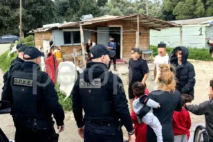 Η «Π» σε επιχείρηση της ΕΛΑΣ σε καταυλισμό Ρομά στην Δυτική Αχαΐα ΦΩΤΟ