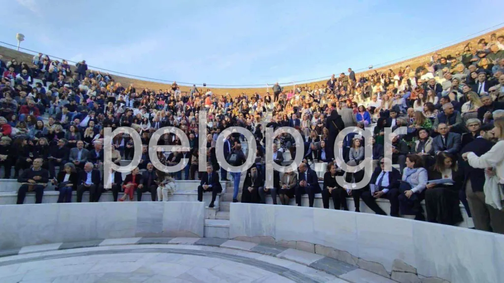 Λίνα Μενδώνη: «Το Ρωμαϊκό Ωδείο ξαναγίνεται η καρδιά της Πάτρας» - «Αποδίδουμε όχι μόνο ένα μνημείο, αλλά έναν ολόκληρο αρχαιολογικό χώρο»