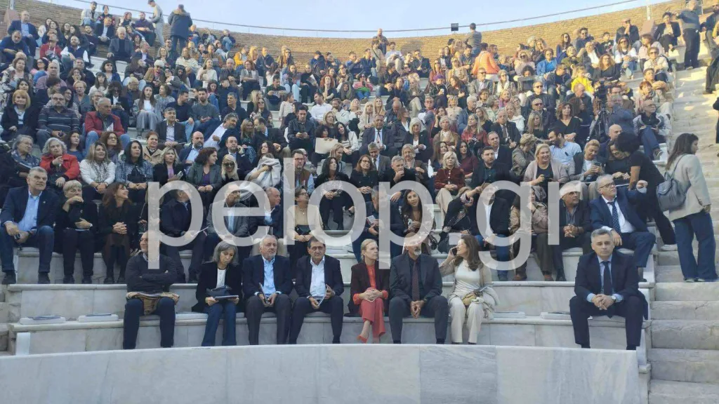 Λίνα Μενδώνη: «Το Ρωμαϊκό Ωδείο ξαναγίνεται η καρδιά της Πάτρας» - «Αποδίδουμε όχι μόνο ένα μνημείο, αλλά έναν ολόκληρο αρχαιολογικό χώρο»