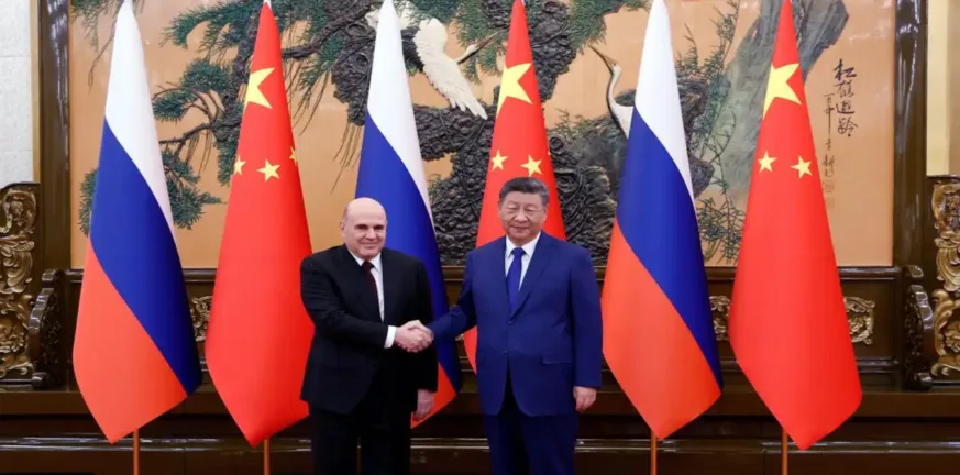 «Μήνυμα» στις ΗΠΑ από Ρωσία και Κίνα: Θα δώσουμε κοινή απάντηση σε αντίπαλα μονομερή οικονομικά μέτρα