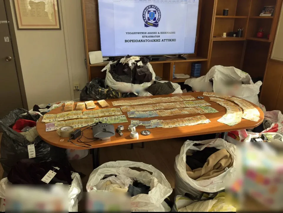 Σπείρα–«βιομηχανία κλοπών»: Άδειαζαν καταστήματα στην Αττική και έστελναν τα ρούχα στα Τίρανα ΦΩΤΟ-ΒΙΝΤΕΟ