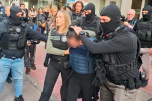 «Μαμά είσαι καλά;»: Το μήνυμα στο κινητό και οι απενεργοποιημένες κάμερες - Νέα δεδομένα για τη δολοφονία στη Σαλαμίνα"