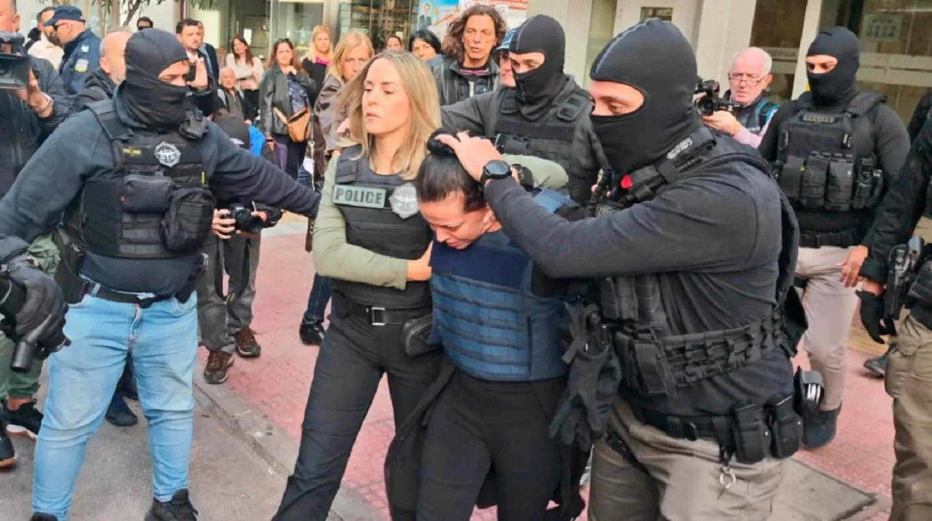 «Μαμά είσαι καλά;»: Το μήνυμα στο κινητό και οι απενεργοποιημένες κάμερες - Νέα δεδομένα για τη δολοφονία στη Σαλαμίνα