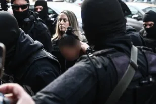 Σαλαμίνα: «Μετανιώνω πικρά», τα πρώτα λόγια της 46χρονης που σκότωσε την πεθερά της