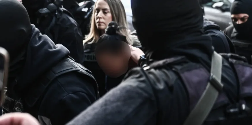 Σαλαμίνα: «Μετανιώνω πικρά», τα πρώτα λόγια της 46χρονης που σκότωσε την πεθερά της