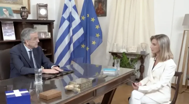 Συνέντευξη Σαμαρά: Τα μηνύματα που έστειλε ο πρώην Πρωθυπουργός, το κόμμα και ο Μητσοτάκης