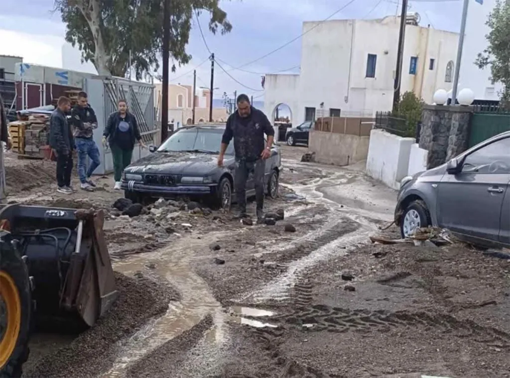 Σαντορίνη: Καταστροφικό πέρασμα από την κακοκαιρία Adel ΦΩΤΟ, ΒΙΝΤΕΟ