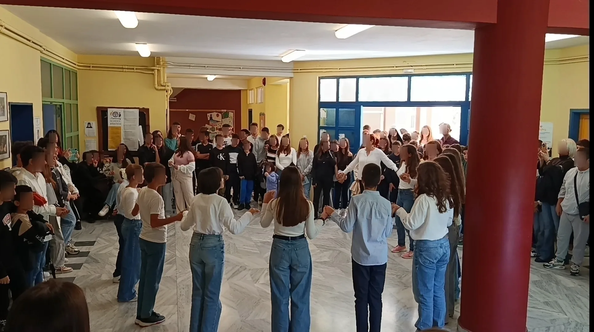 Μαθητές ενώνουν τα βήματά τους: Ξεκινά το Φεστιβάλ Παραδοσιακών Χορών στα σχολεία Μαθητές ενώνουν τα βήματά τους: Ξεκινά το Φεστιβάλ Παραδοσιακών Χορών στα σχολεία