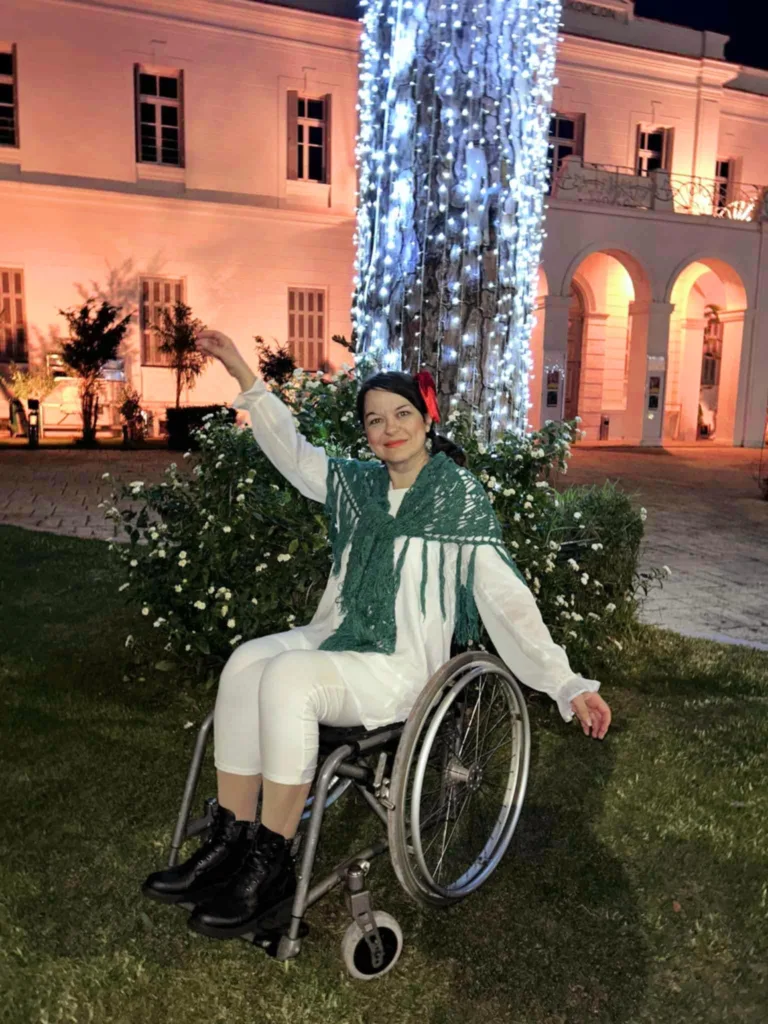 «Το σεντούκι της γιαγιάς»: Χριστουγεννιάτικη οικογενειακή παράσταση στο Royal Theater Patras με μηνύματα και μαγεία