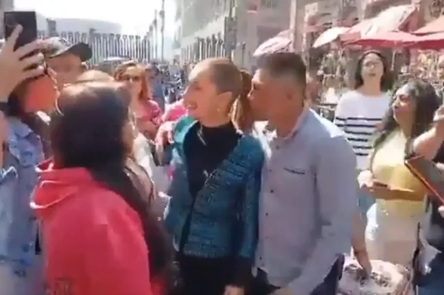 Η πρόεδρος του Μεξικού Κλαούντια Σέινμπαουμ παρενοχλήθηκε σεξουαλικά δημοσίως! ΒΙΝΤΕΟ