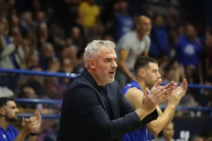 Greek Basketball League: Πάγκοι που μοιάζουν με ηλεκτρικές καρέκλες