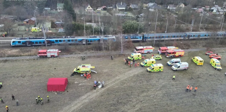 Τσεχία: Δυο επιβατικά τρένα συγκρούστηκαν με πάνω από 40 τραυματίες