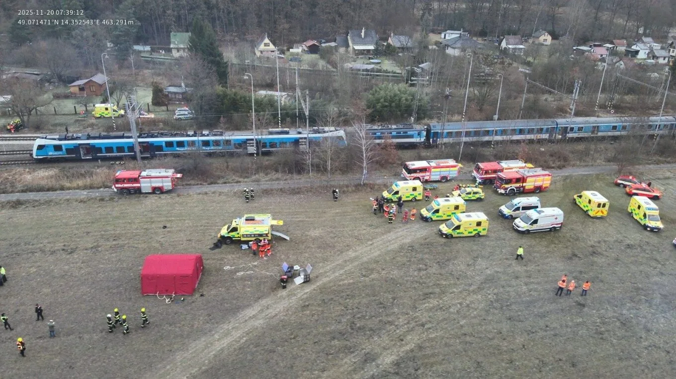 Τσεχία: Δυο επιβατικά τρένα συγκρούστηκαν με πάνω από 40 τραυματίες