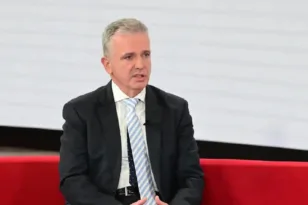 Παραιτείται ο CEO των ΕΛΤΑ Γρηγόρης Σκλήκας μετά το «αντάρτικο» βουλευτών – Σε σύσκεψη στο Μαξίμου οι επόμενες κινήσεις