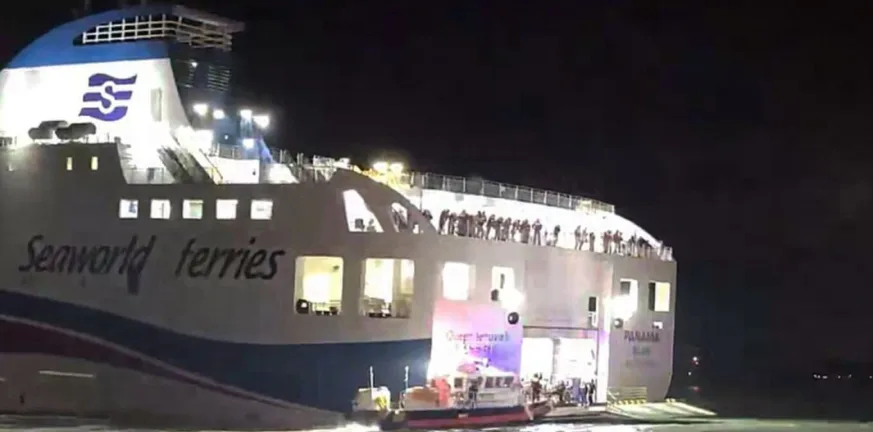 Νότια Κορέα: Πλοίο με 267 επιβάτες προσάραξε σε βράχια