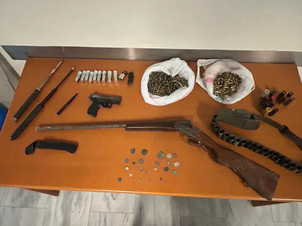 Που οδήγησαν οι νέες έρευνες στα Βορίζια, τι δείχνουν οι δύο «έξτρα» προσαγωγές, η ΕΛΑΣ σχεδιάζει βήμα-βήμα τις κινήσεις της Που οδήγησαν οι νέες έρευνες στα Βορίζια, τι δείχνουν οι δύο «έξτρα» προσαγωγές, η ΕΛΑΣ σχεδιάζει βήμα-βήμα τις κινήσεις της