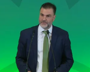 Πάτρα - Συνδιάσκεψη ΠΑΣΟΚ: Σκληρή κριτική και μηνύματα αλλαγής - Πολιτικές δεσμεύσεις Ανδρουλάκη