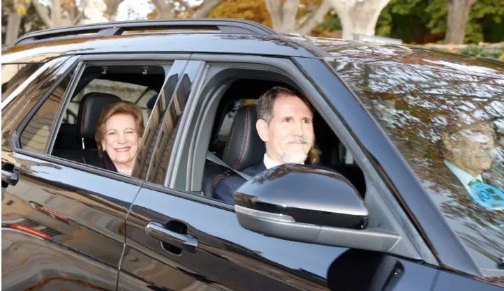 Ολη η οικογένεια Ντε Γκρες στο παλάτι «Ελ Πάρντο» της Ισπανίας