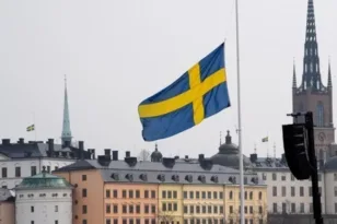 Σουηδία: Σενάρια πολέμου με στρατιωτικά γυμνάσια και τη συμμετοχή του βασιλιά