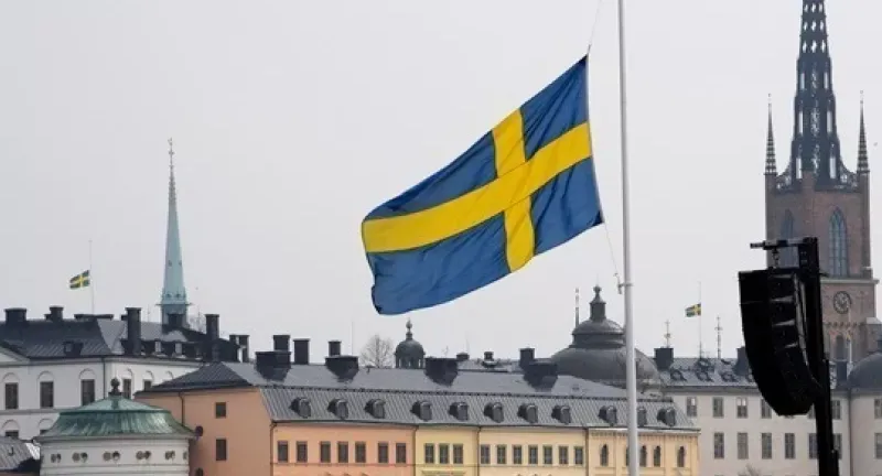 Σουηδία: Σενάρια πολέμου με στρατιωτικά γυμνάσια και τη συμμετοχή του βασιλιά