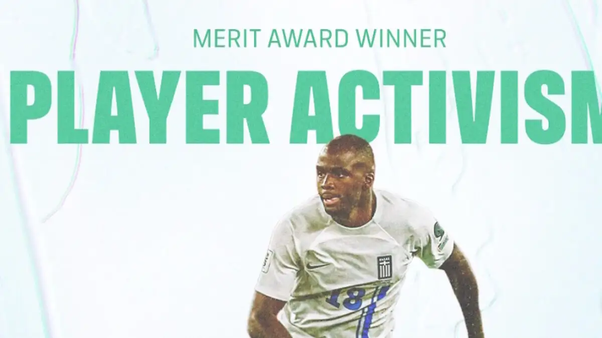 Τετέι: Ιστορική διάκριση, τιμήθηκε από τη FIFPRO για τη δράση του κατά του ρατσισμού Τετέι: Ιστορική διάκριση, τιμήθηκε από τη FIFPRO για τη δράση του κατά του ρατσισμού