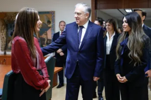 Εσταξε ξανά μέλι για την Ελλάδα η Κίμπερλι Γκιλφόιλ