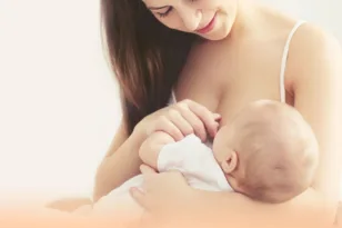 Γιατί η διατροφή της μητέρας «εγγυάται» ποιοτικό μητρικό γάλα στο θηλασμό