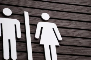 Θεσσαλονίκη: 21χρονος υπάλληλος συνελήφθη επειδή βιντεοσκοπούσε παράνομα πελάτισσα στην τουαλέτα