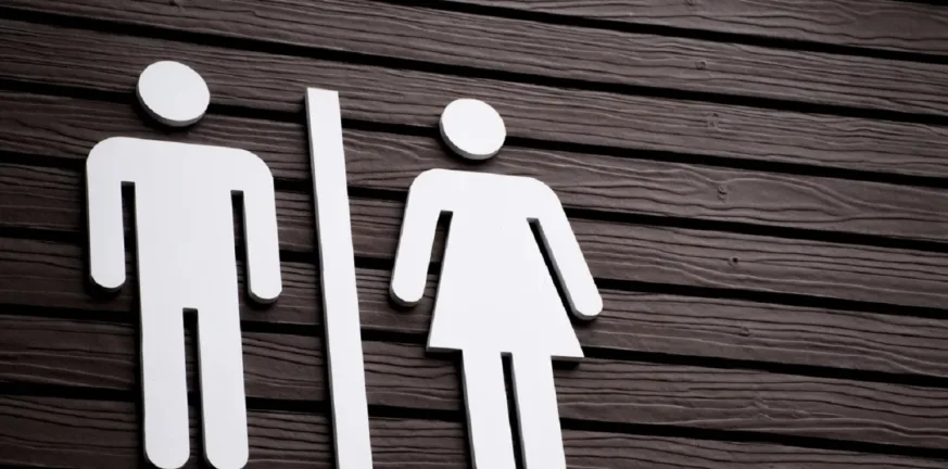 Θεσσαλονίκη: 21χρονος υπάλληλος συνελήφθη επειδή βιντεοσκοπούσε παράνομα πελάτισσα στην τουαλέτα