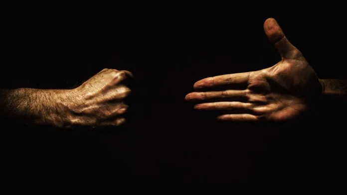 Επενδύοντας στην κοινωνική μόλυνση