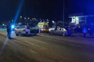 Ερμίτσα: Τροχαίο με σφοδρή σύγκρουση δύο αυτοκινήτων, ΦΩΤΟ